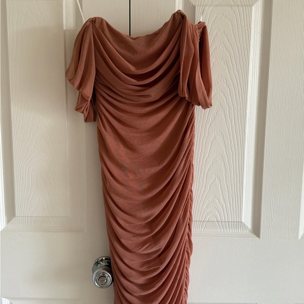 Chic Off-Shoulder Midi Dress in Tan